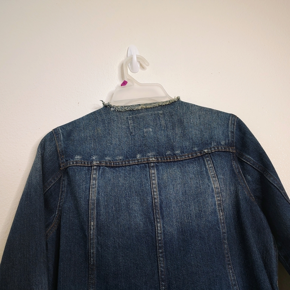 Who What Wear Denim Jacket Womenâs Small Raw Hem Button Front Blue - Picture 11 of 12